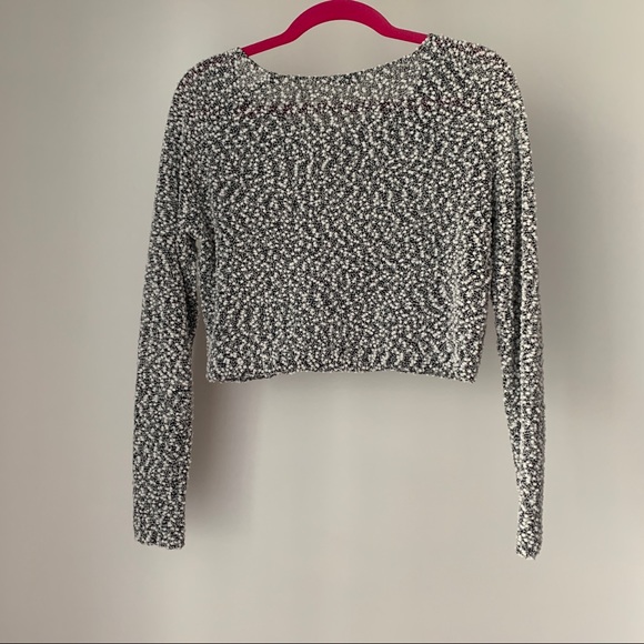 [DONATED] Upcycled crop top - Picture 3 of 4